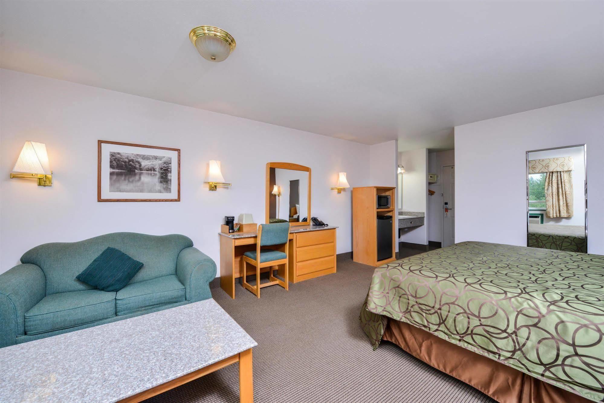 Canadas Best Value Inn Valemount Extérieur photo