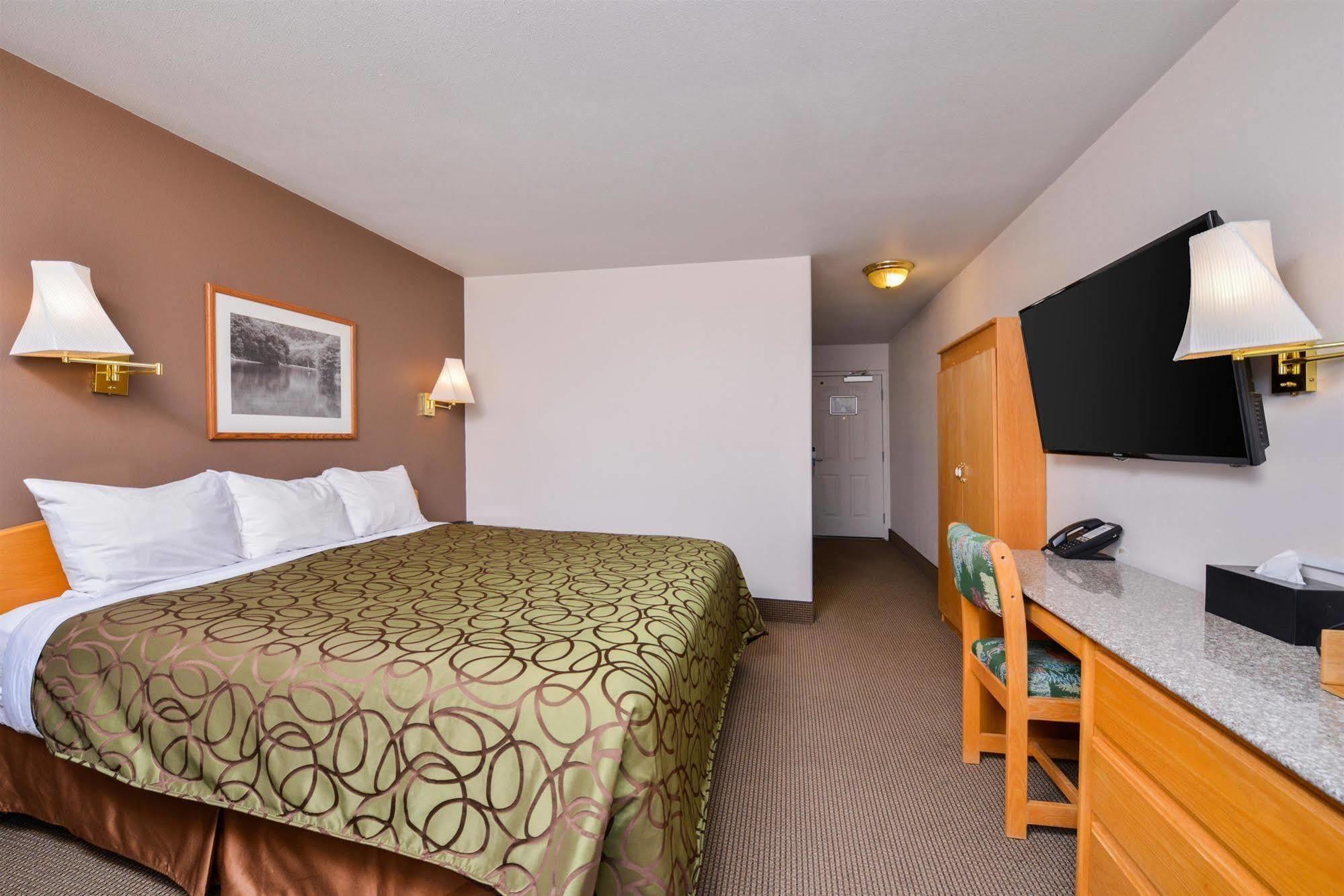 Canadas Best Value Inn Valemount Extérieur photo