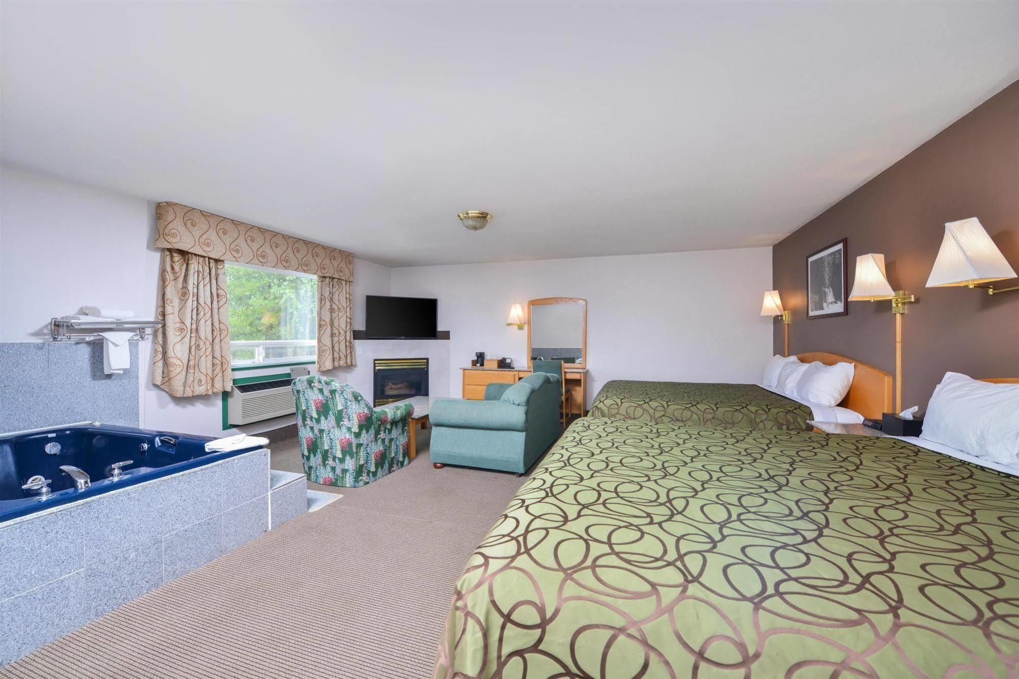 Canadas Best Value Inn Valemount Extérieur photo