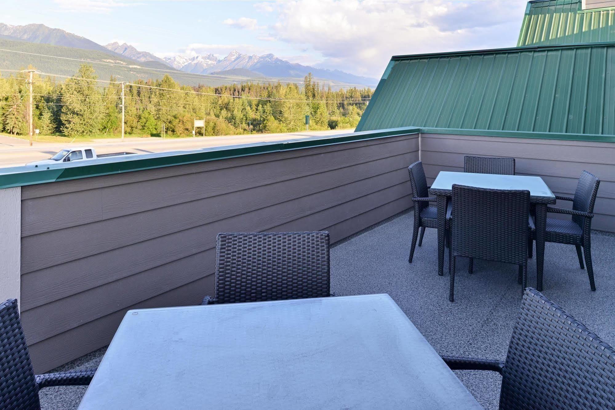 Canadas Best Value Inn Valemount Extérieur photo